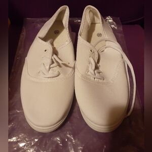 Women's Canvas Bump Sneakers. Lightweight and Comfortable Casual and Versatile.